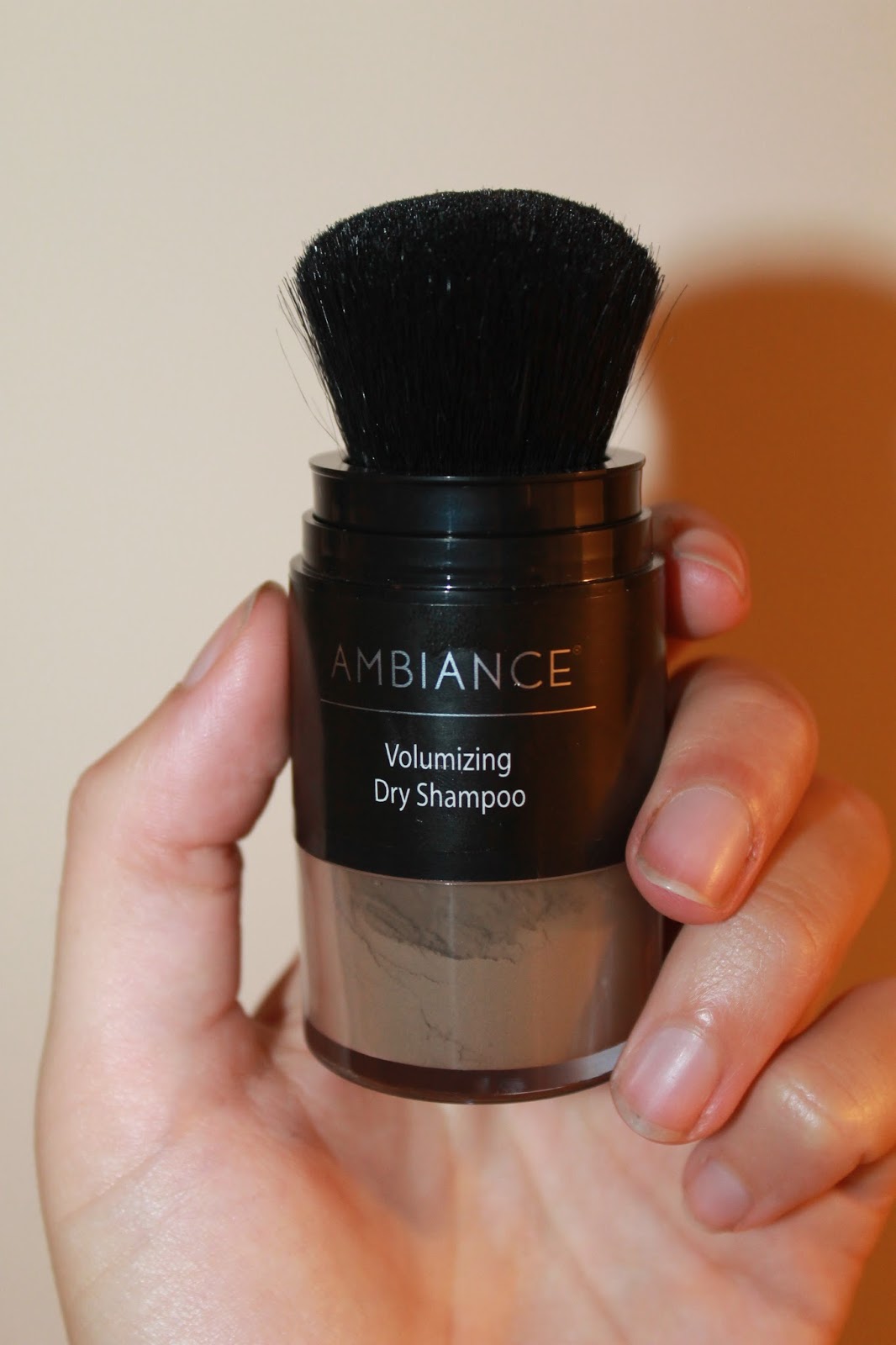 Fiocco Bianco Coloured Dry Shampoo by Ambiance