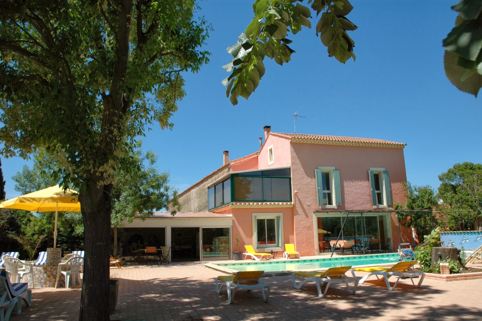 Holidays in the South of France - Canal du Midi Boat Race in the