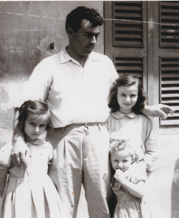 Carlo Narratone con le adoratissime figlie Paola, Rita e Zita negli anni '50
