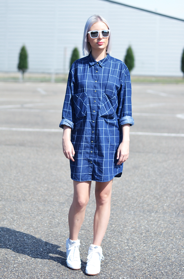 Ootd, outfit, fashion blogger, belgium, belgie, & other stories, sunglasses, milk, white, mirror, check, denim dress, oversized, nike dunk sky, wedge sneakers, summer 2015, street style