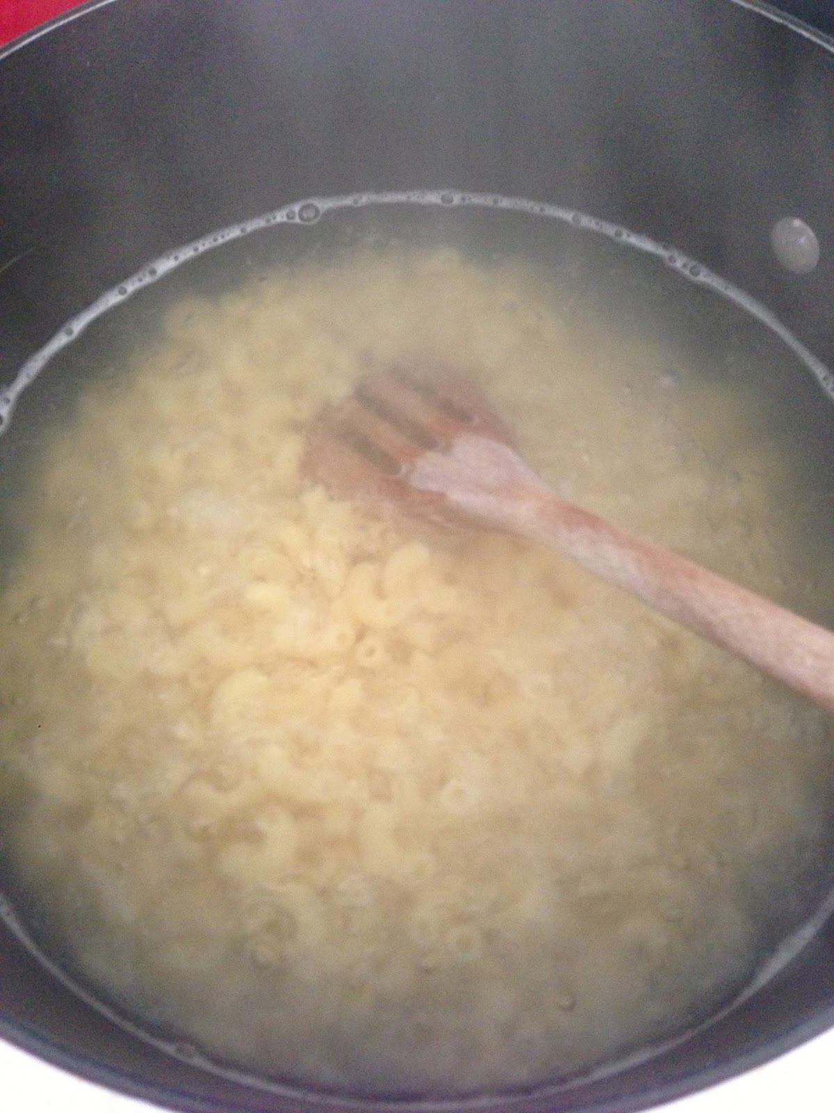 Just Add {red} Wine Slowcooker Mac & Cheese