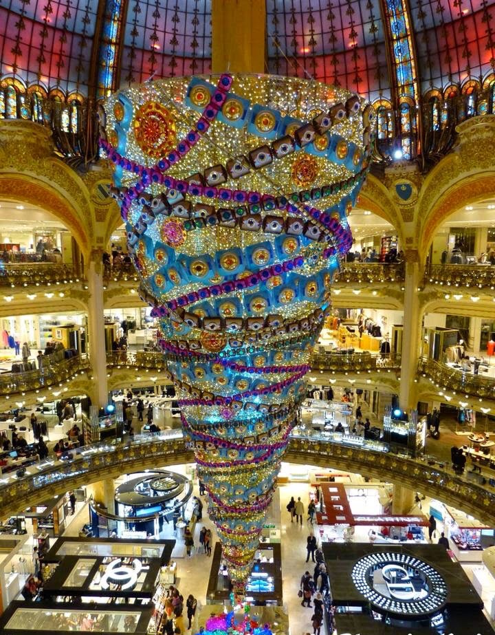 a magical christmas tree at galeries lafayette in paris a magical christmas tree at galeries lafayette in paris