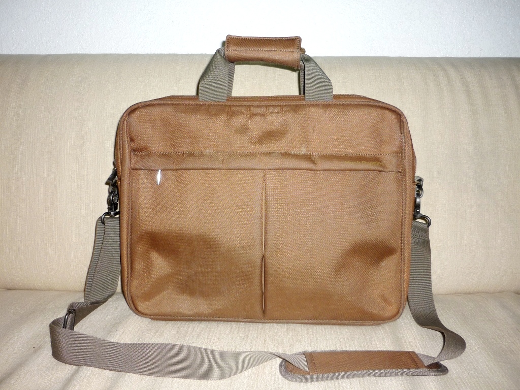 YUS BRANDED BAG authentic hush puppies document bag