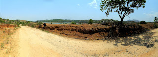 Manchanbele Trail, with lake on the right A panoramic photo of the Manchanbele Trail, with Manchanbele lake on the right