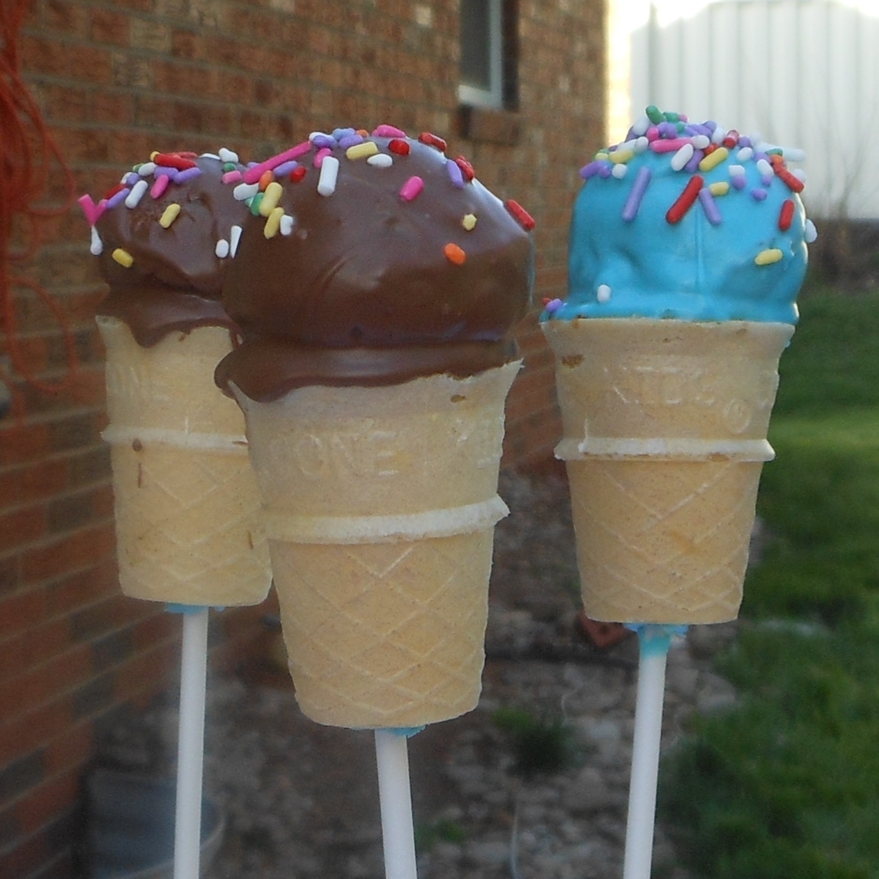 Lenibvs Cookies and Cupcakes Ice Cream Cone pops