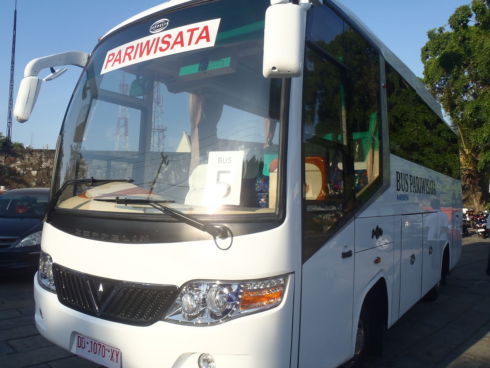 Bus Pariwisata Makassar Jalan Angsa: Mengurai Jalinan Pariwisata dan Transportasi di Kota Daeng