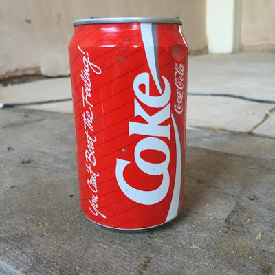 ΑΠΙΣΤΕΥΤΟ   Οικοδόμος ήπιε κουτάκι Coca Cola που έχει λήξει εδώ και 23 χρόνια  Δείτε τι του συνέβη...