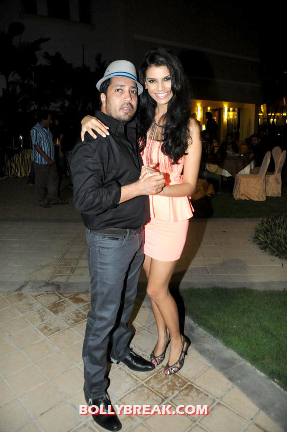 Mika Singh, Gabriela Bertante - (2) - Gabriela Bertante Hot Pics with Mika Singh - Pyaar Ka Bhopu Song Model