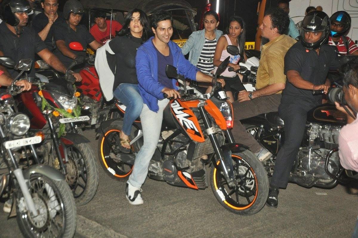 Varun Dhawan Takes Ekta Kapoor For Bike Ride To Promote Main Tera Hero Bollympix He's a complete superstar material! bollympix blogger