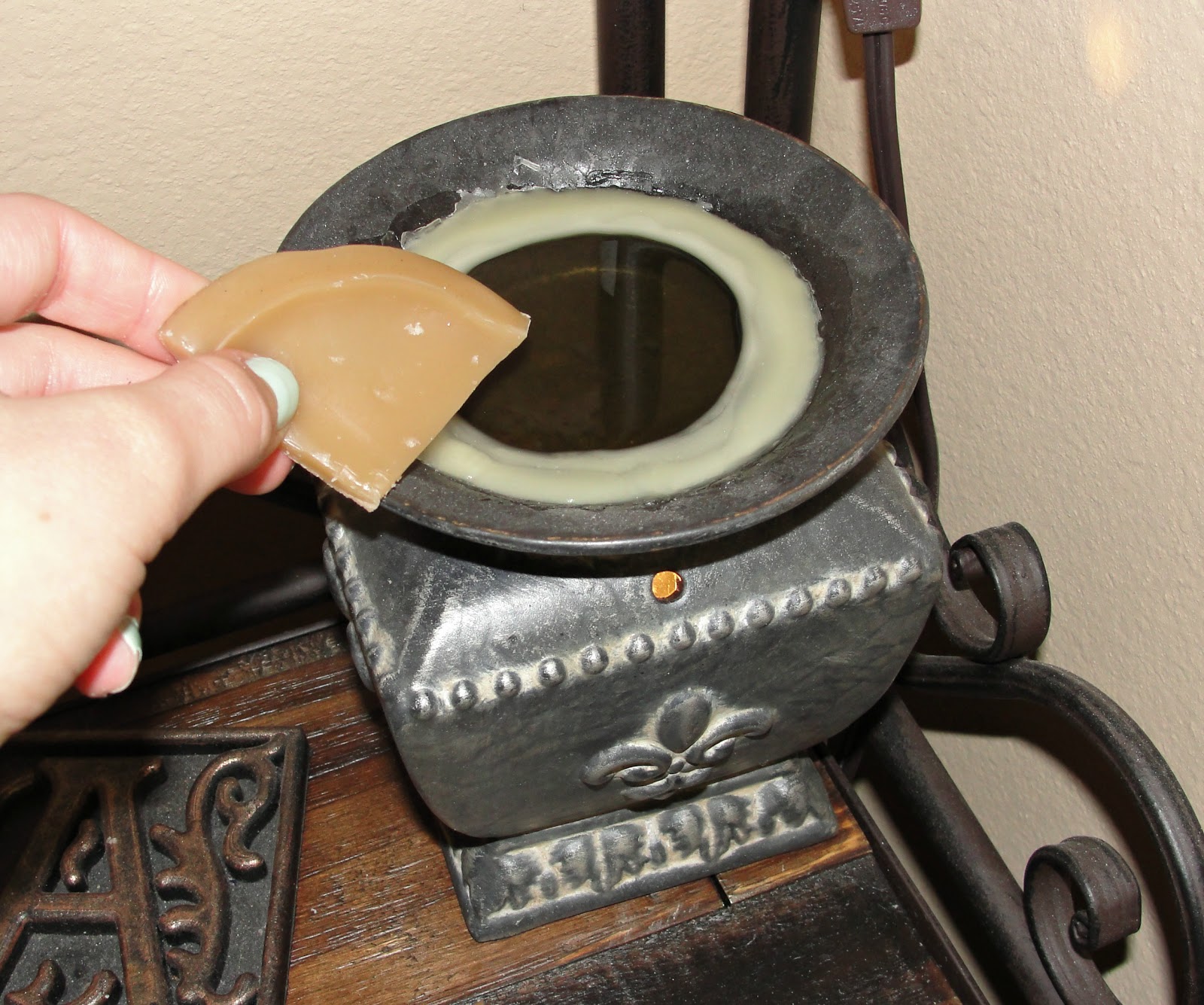 Beauty Guide 101 DIY Upcycling a Candle Jar