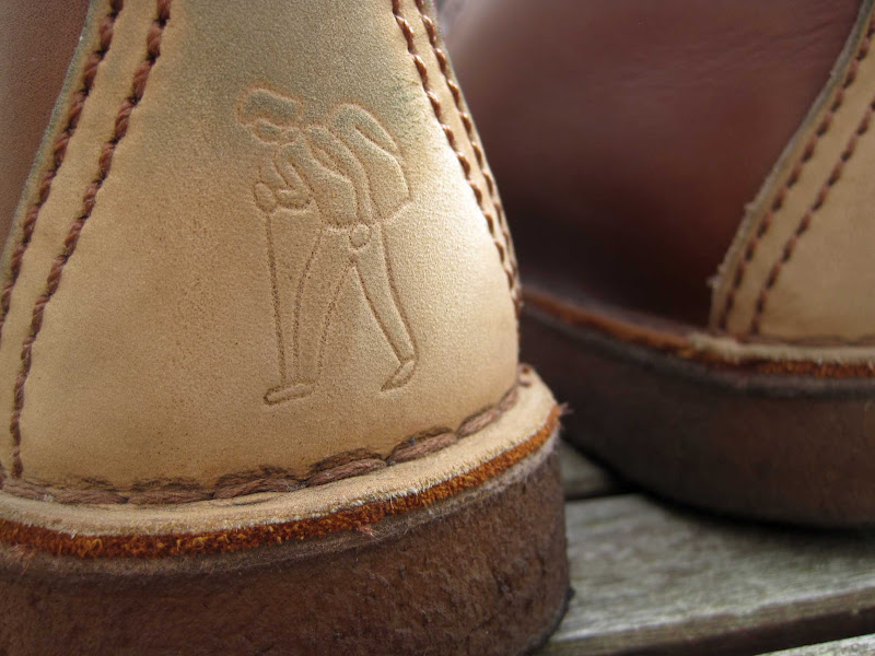 clarks trekking shoes