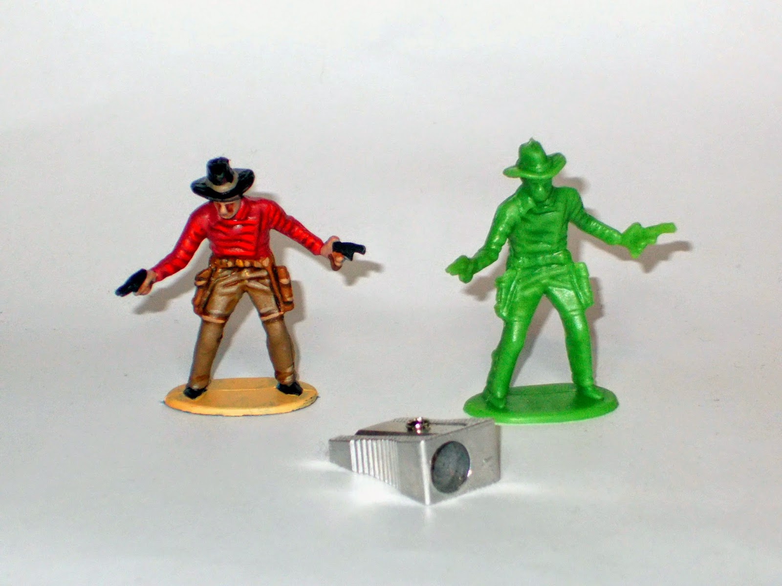 Ubique Cheap Plastic Cowboys