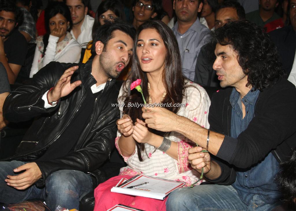 Imtiaz Ali, Ranbir Kapoor and Nargis Fakhri at a promotional event of their film ''Rockstar'' at MGF Metropolitan Mall  in Gurgaon on Tuesday . (Photo: IANS)1 - Ranbir Kapoor Nargis Fakhri Candid Moment