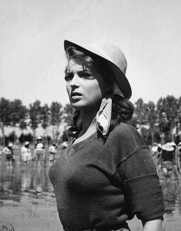 Il Disco Volante 1964 di Tinto Brass - YouTube