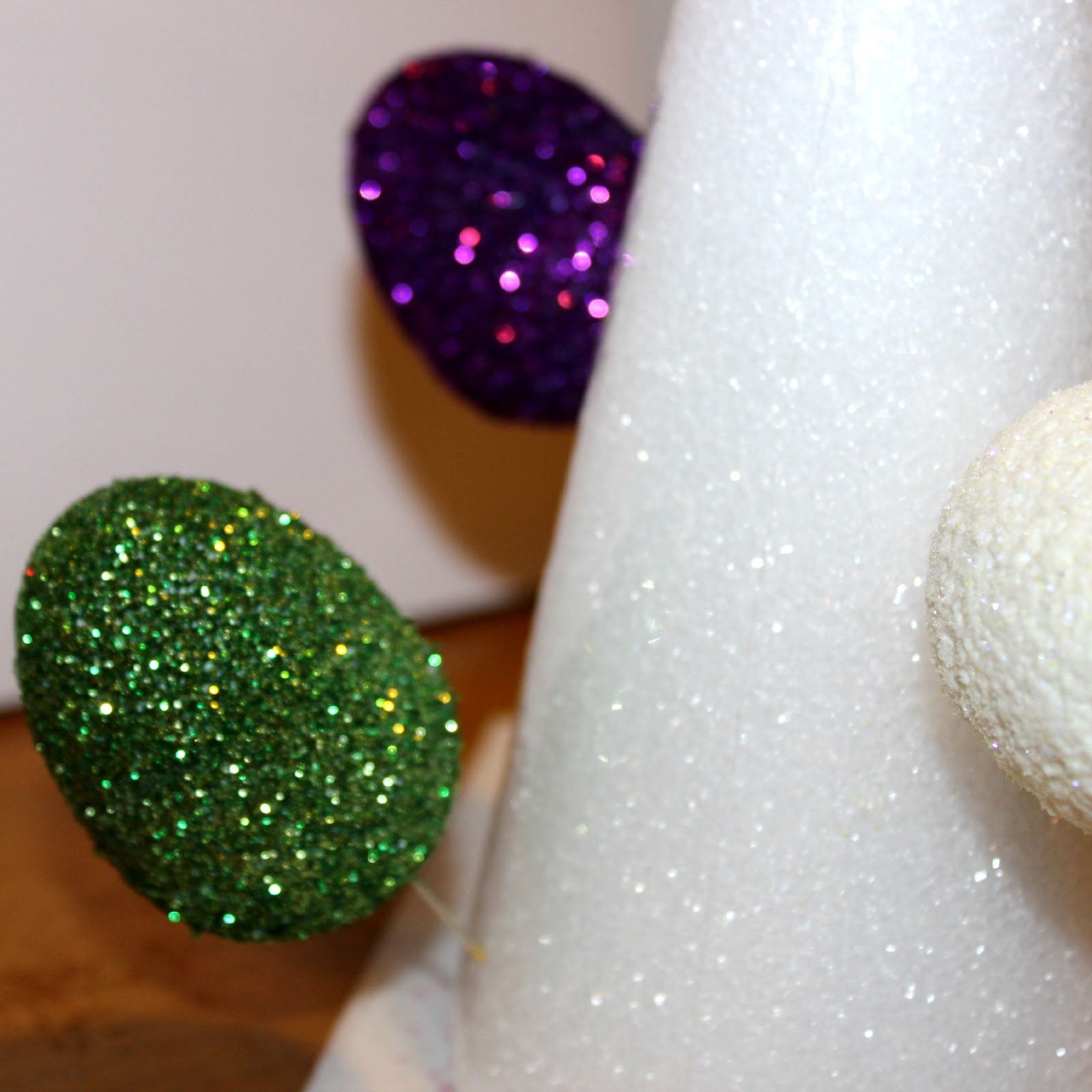 Craft A Spell Glitter & Puff Paint Easter Eggs