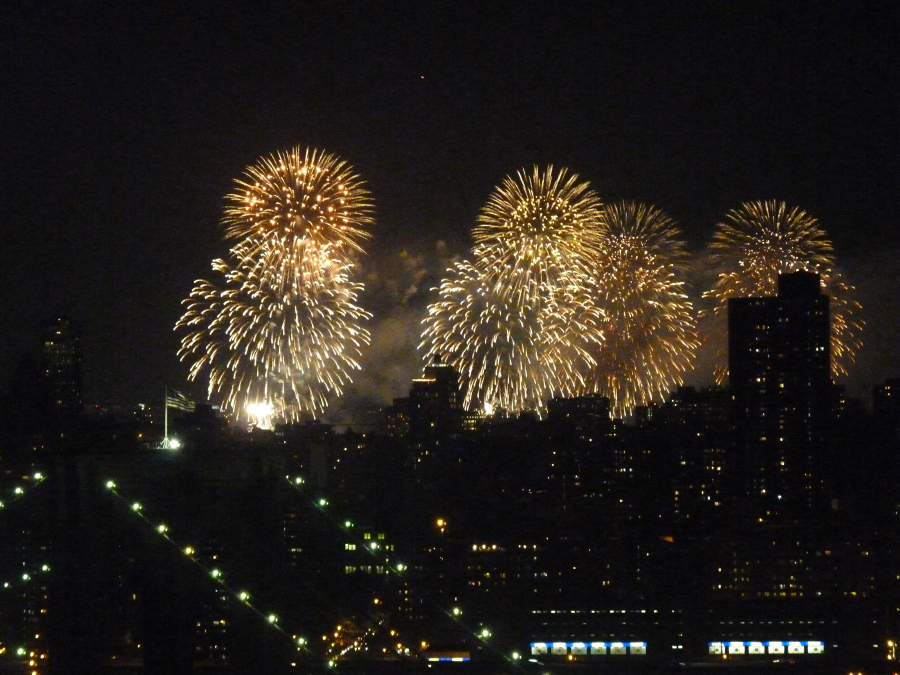mcbrooklyn 2013 NYC Fireworks, From an Apartment in Brooklyn Heights