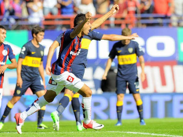 Club Atletico General Lamadrid Visitante Camiseta de Fútbol 2011 - 2012.  Sponsored by Devoto Shopping