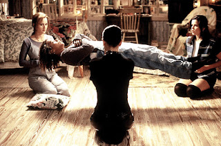 Jóvenes y Brujas Jóvenes y Brujas