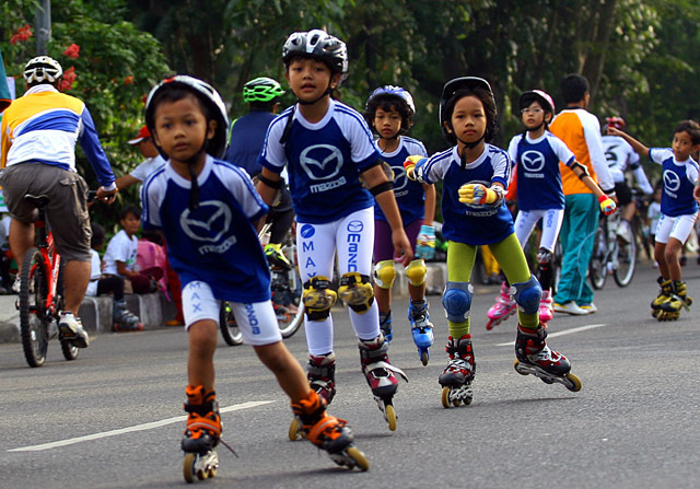 sepatu roda anak segala umur nan yang sepatu roda anak segala umur nan yang
