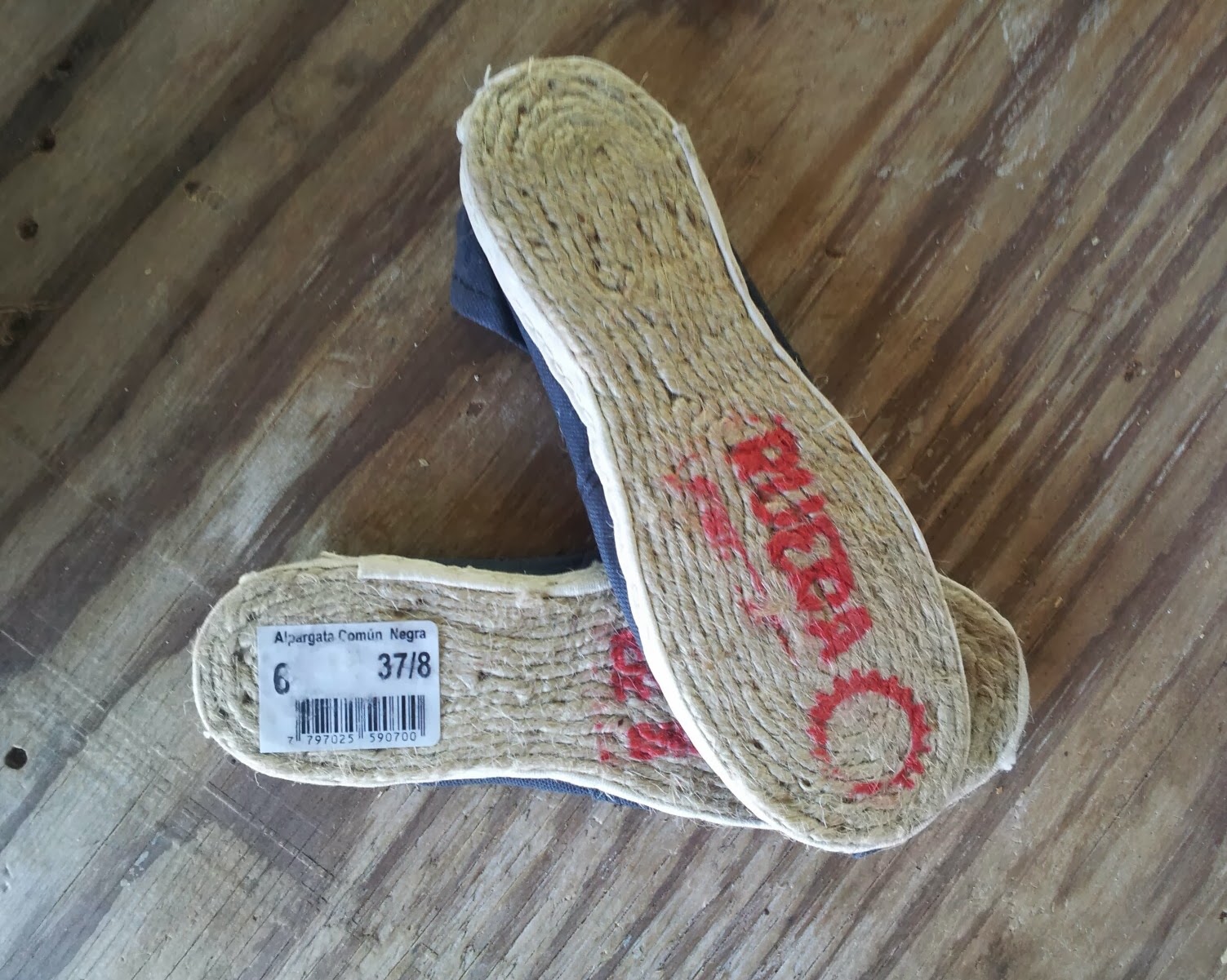 Como se ve en esta foto, siguen viniendo en una bolsa, como siempre. Y son baratísimas, sobre $150 (aprox 3 euros).