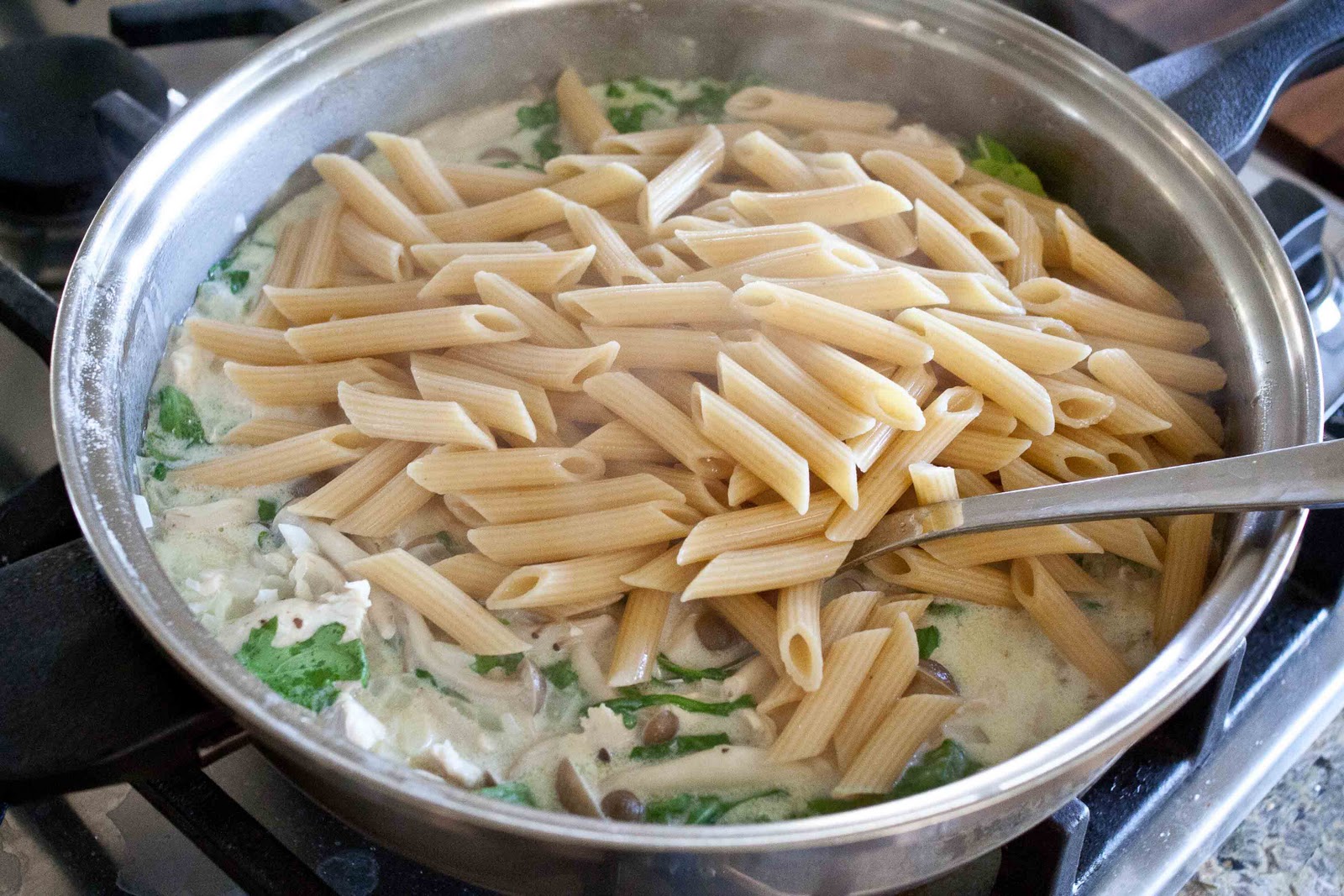 FOODjimoto Pasta with Chicken and Shimeji Mushrooms
