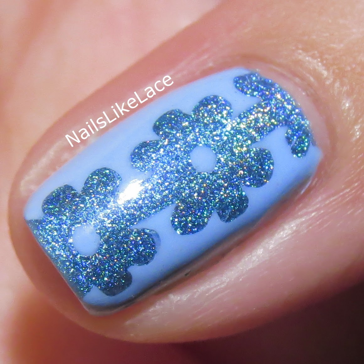 NailsLikeLace Blue Holo Daisy Chain Nails