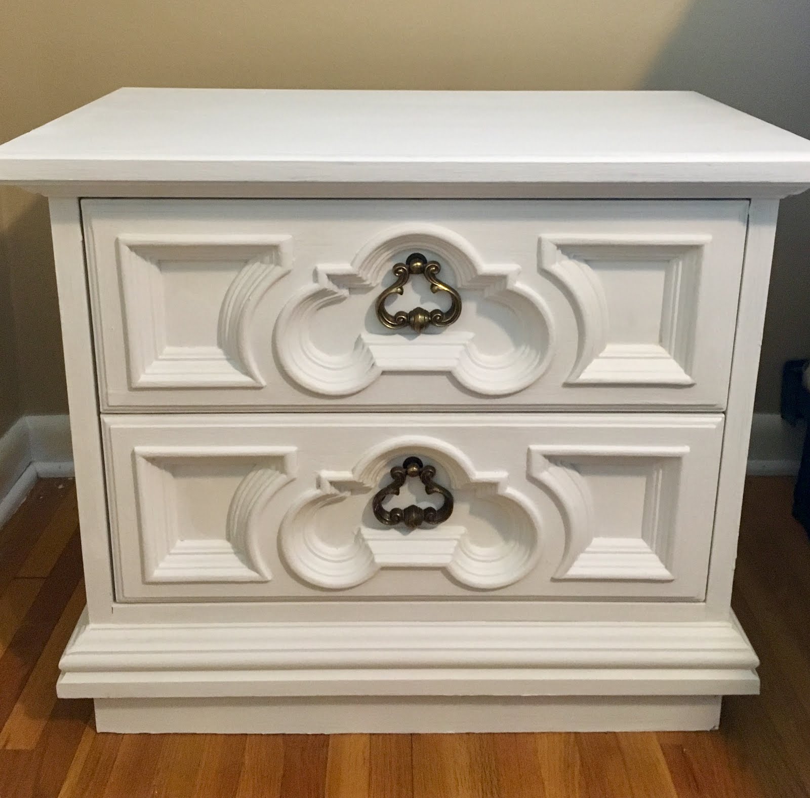 DIY 20 ChalkPainted End Tables