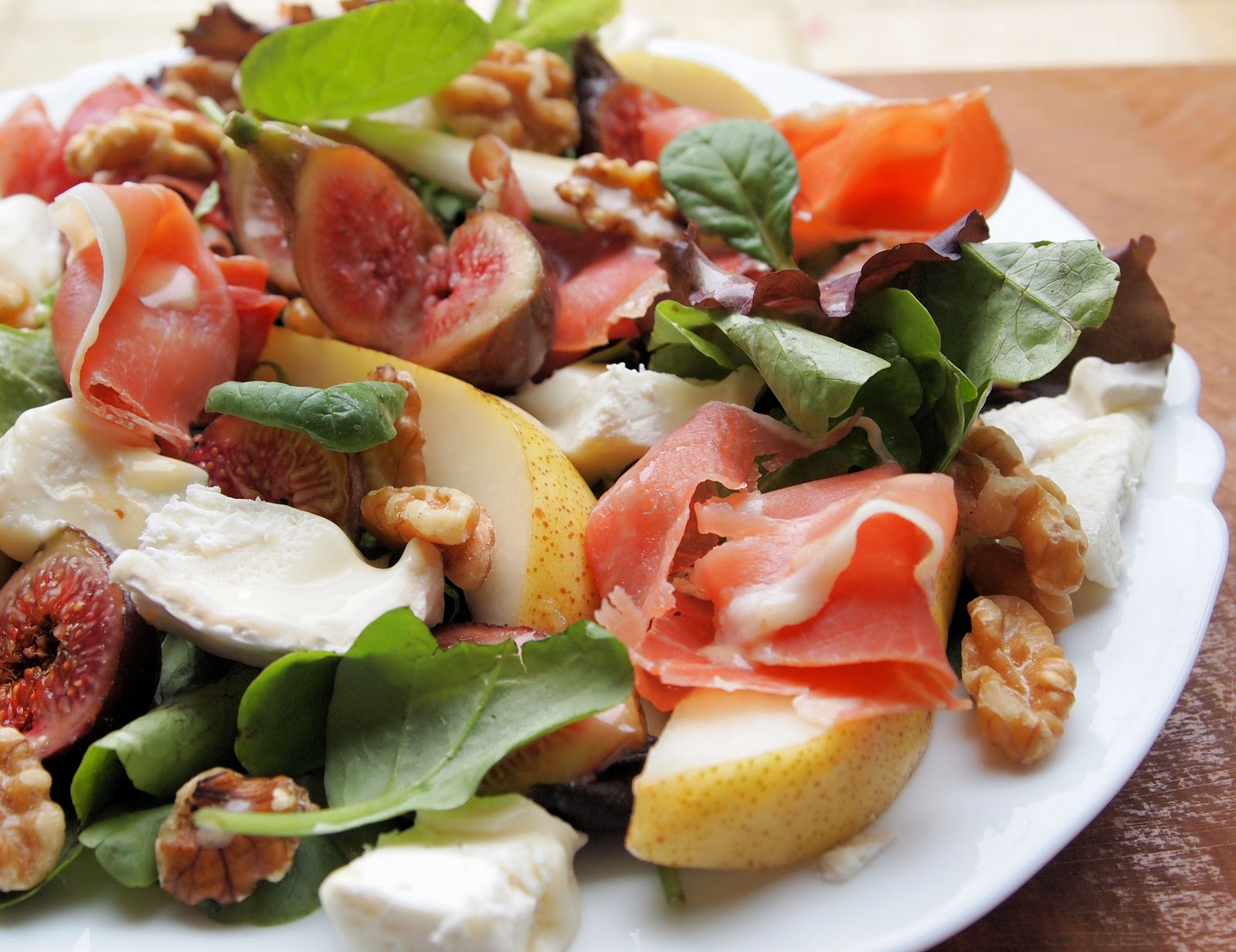 ham cheese fruits platter