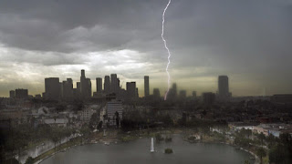 http://www.latimes.com/local/lanow/la-me-ln-thunderstorms-weekend-20150717-story.html