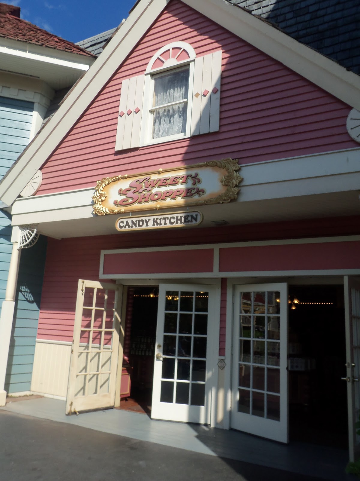 Kiki Nakita Dollywood