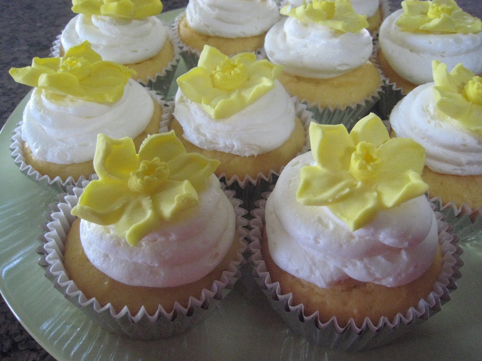 Judy Cakes Sugar Arts Call Me Mellow Yellow Lemon Cupcakes