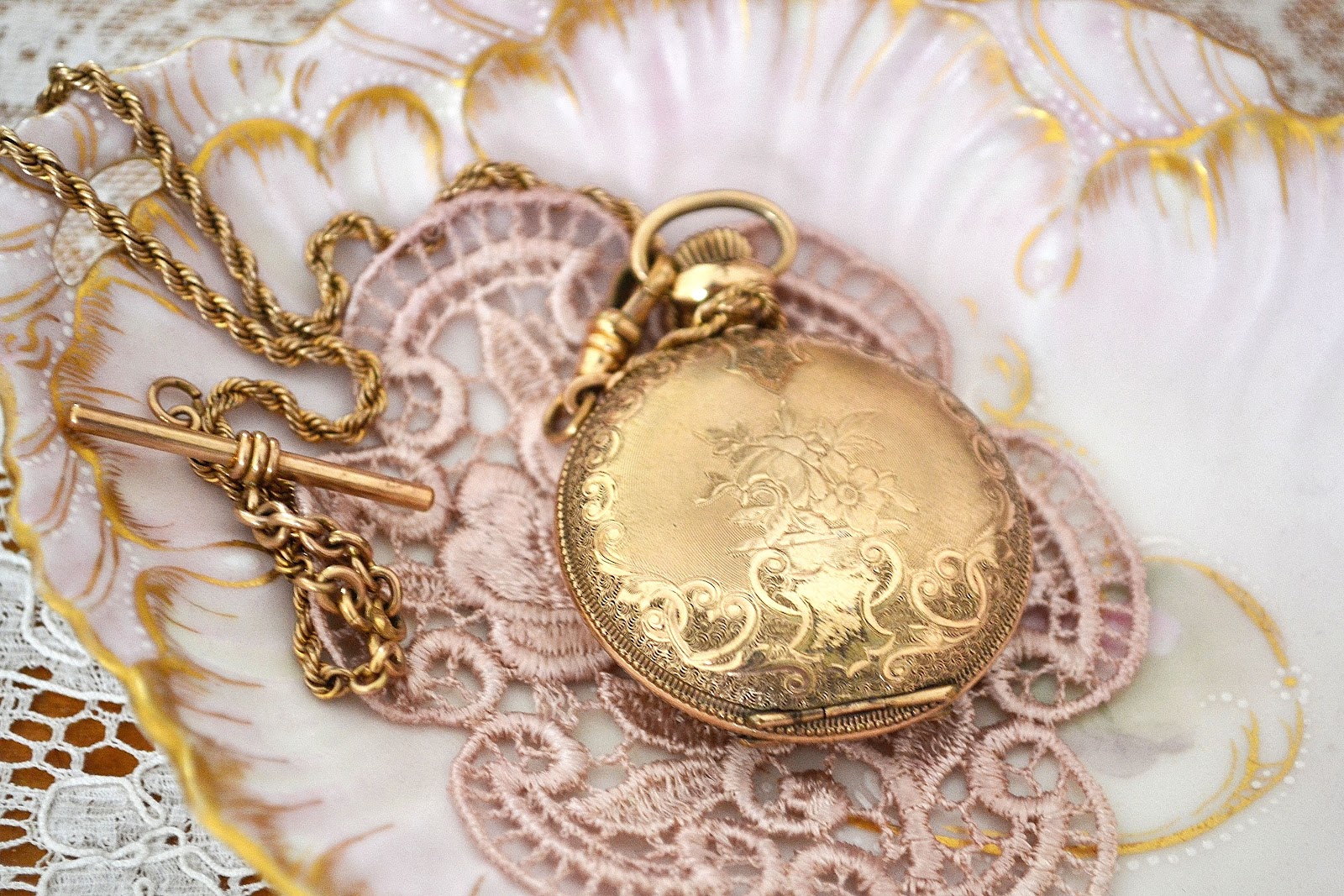 Jennelise Vintage Accessories