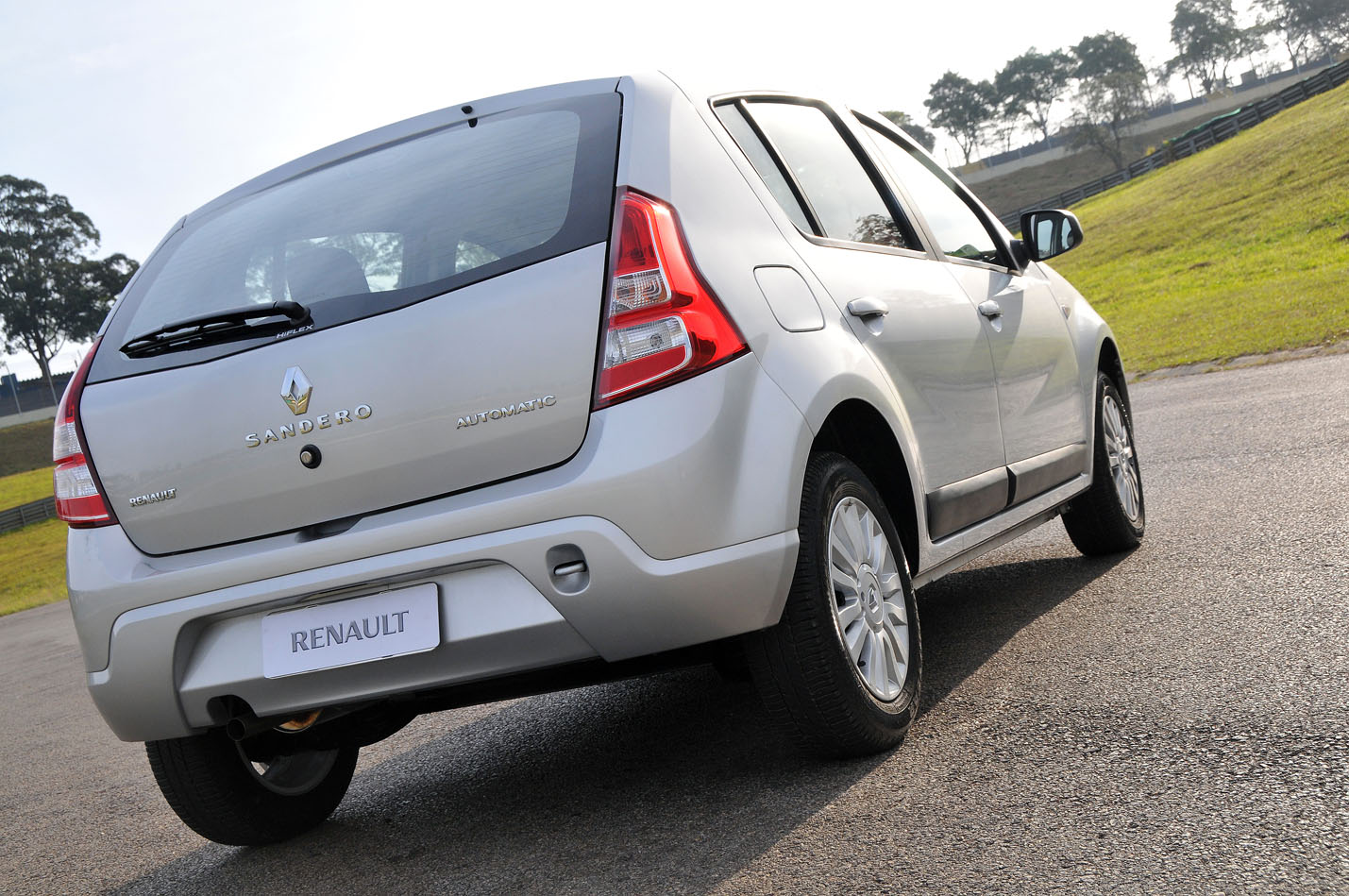 RACIONAUTO SANDERO AUTOMÁTICO É OFICIALMENTE LANÇADO