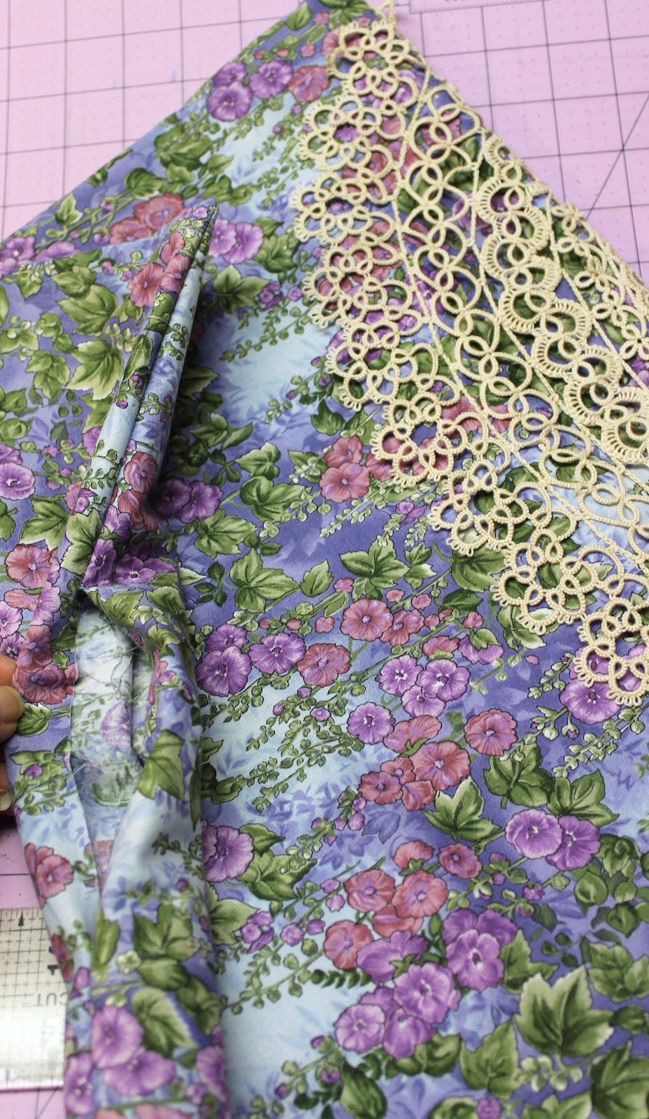 Whitt's Kits Fabrics & Crafts How to Lace & Fabric Throw Pillow