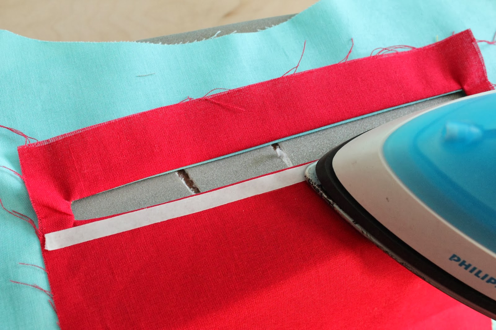 Park and Darwin TUTORIAL; how to sew a zipper pocket into the lining