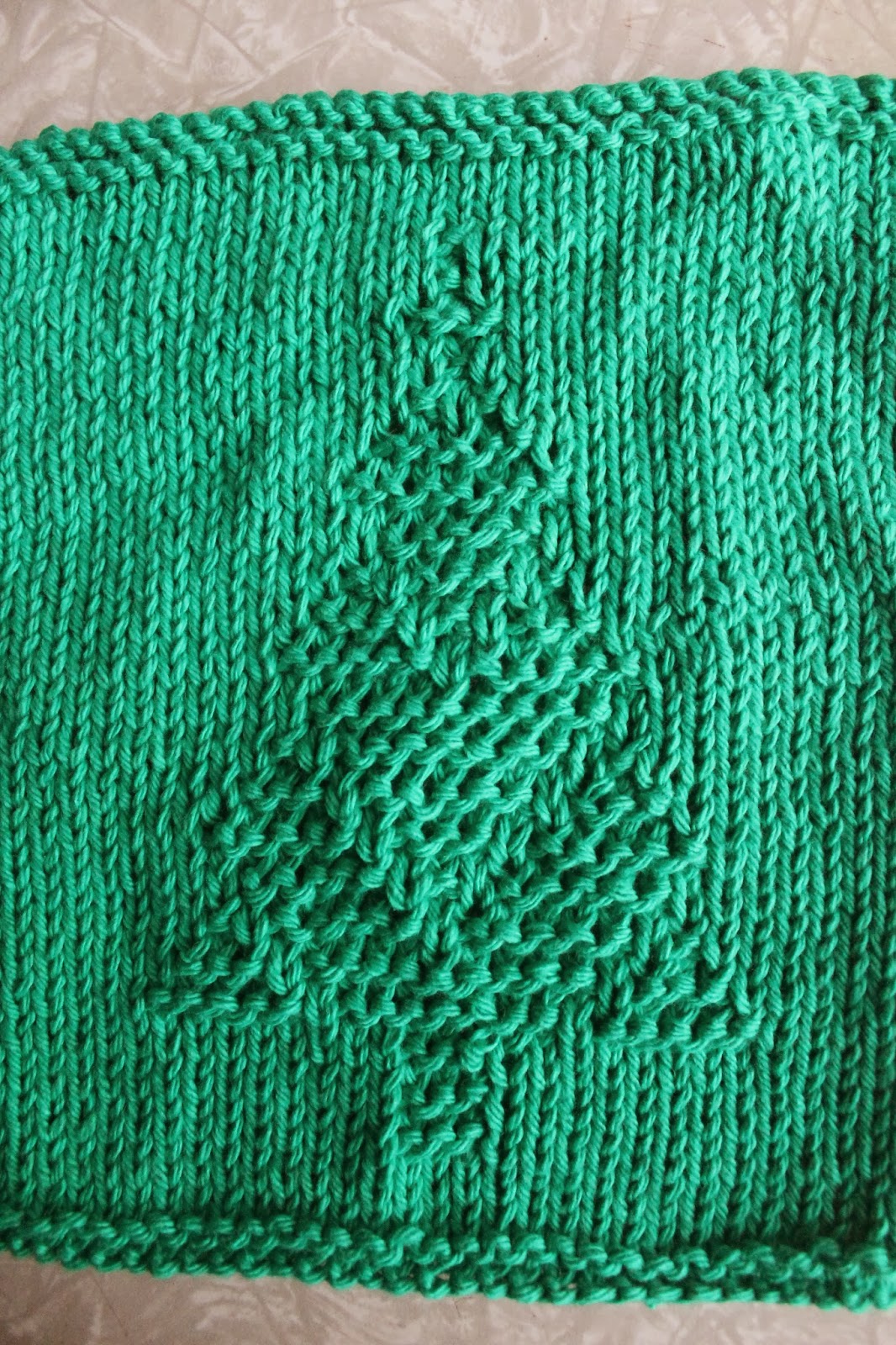 Everyday Life at Leisure: Weekly Dishcloth: Knitting the Christmas Tree Pattern