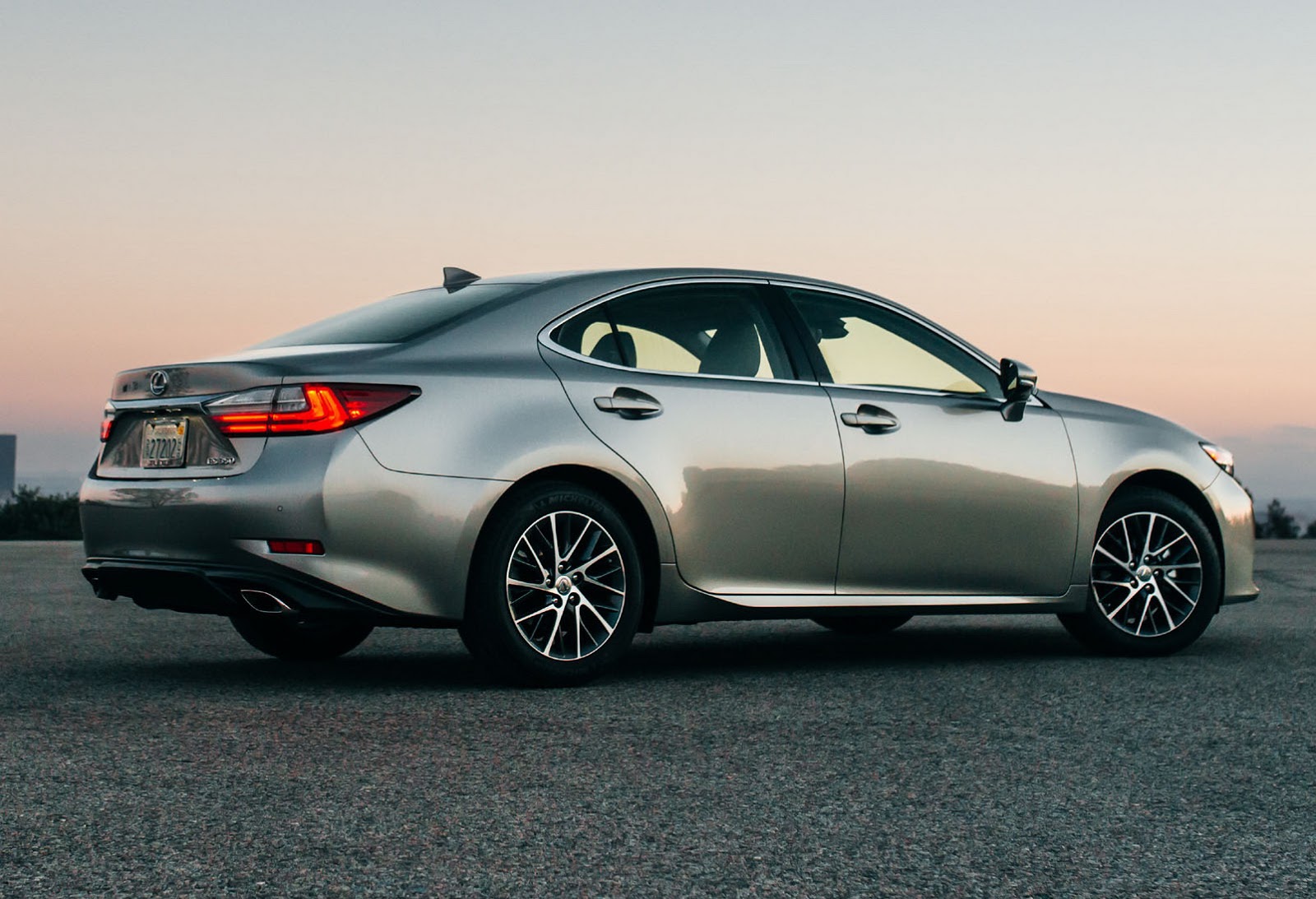 Here's Your 2016 Lexus ES Facelift, North America [49 ...