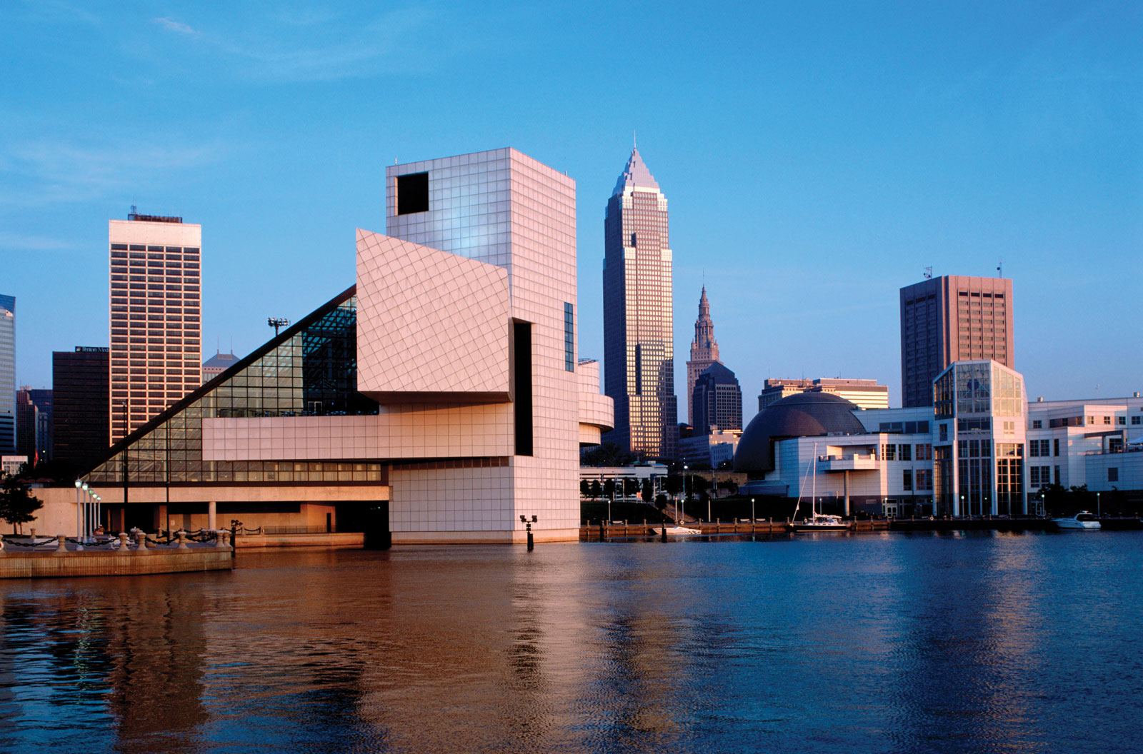 turismounfv Cleveland Ohio Rock and Roll Hall of Fame and Museum