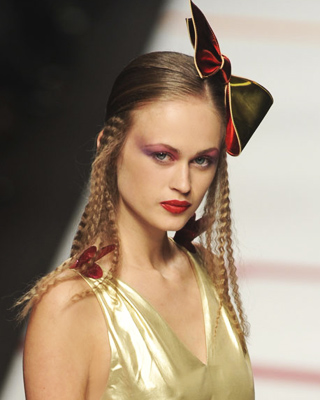 Beautiful Long Prom Hair model hairstyle. Beautiful Long Prom Hair