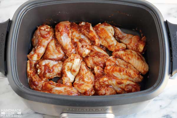 Slow Cooker Hot Wings & Blue Cheese Dipping Sauce