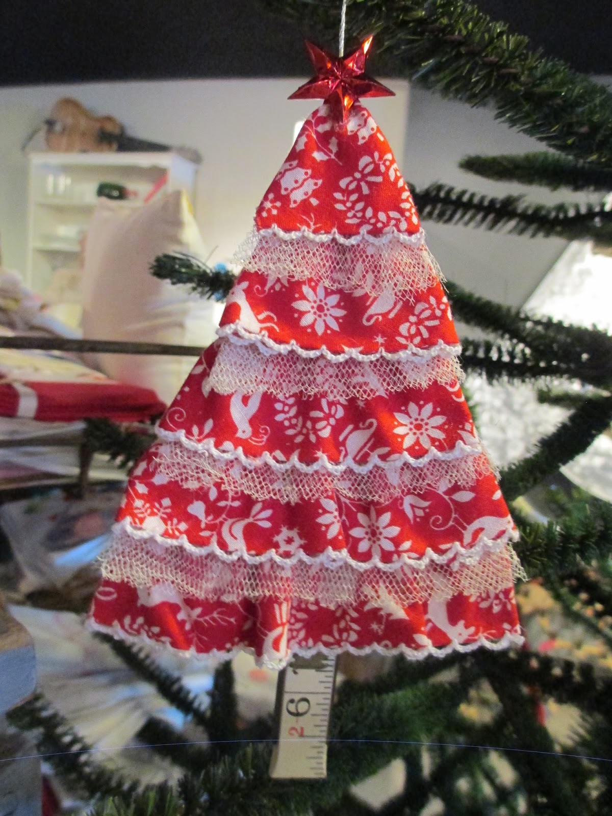 Isa Creative Musings Vintage Trim Tree Ornaments