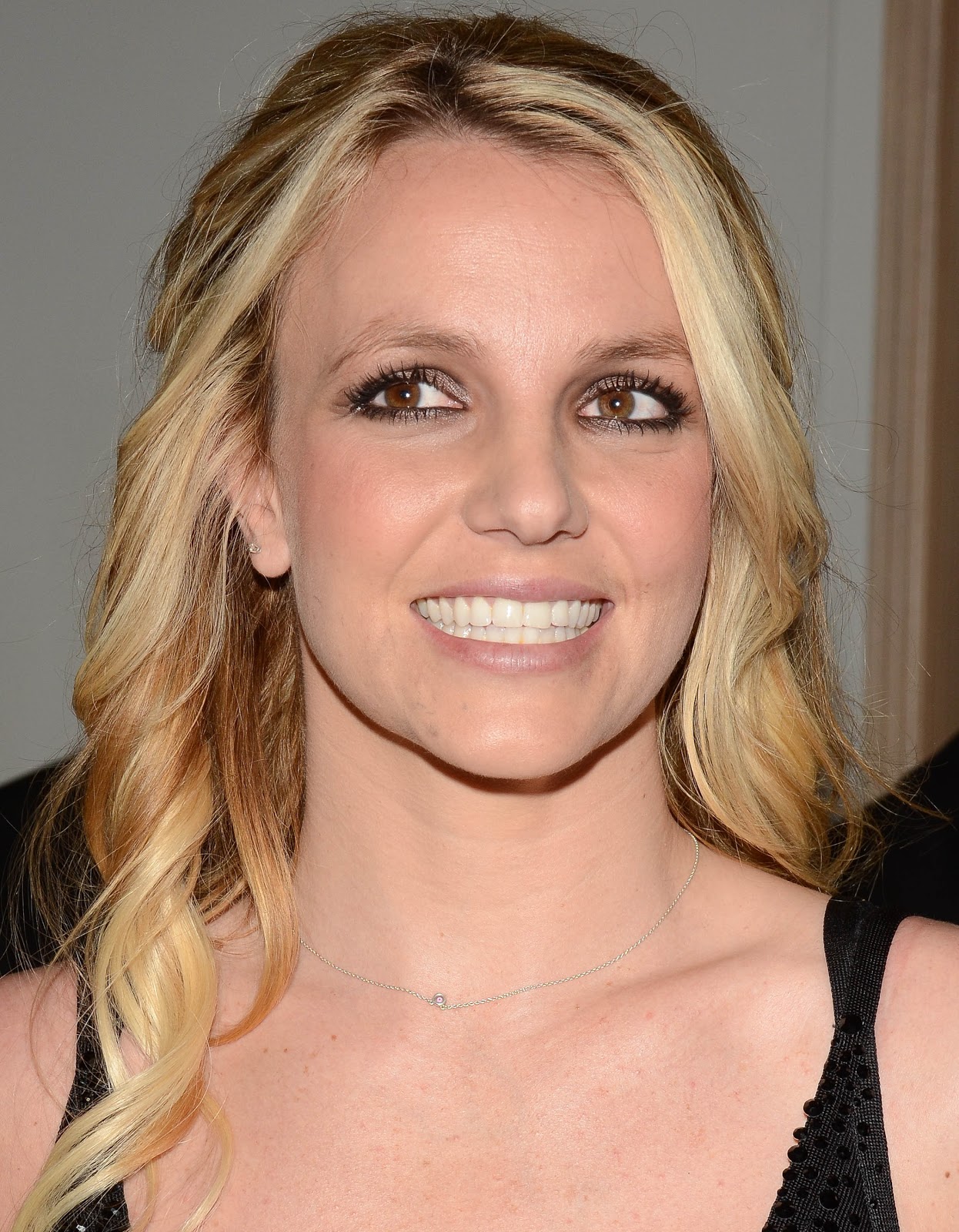 Britney Spears Bio, Early Life, Career, Age, Height 