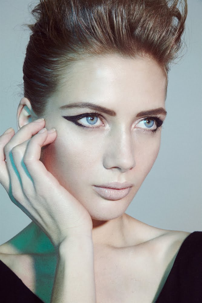 Futuristic Makeup, mod makeup, cat eyeliner beauty images with