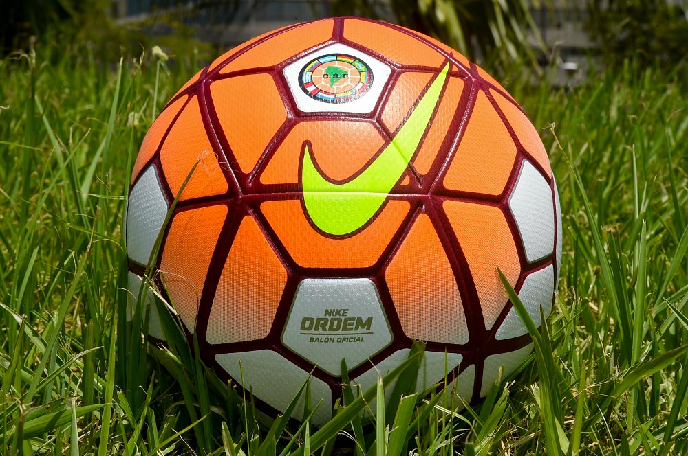 Official Match Ball Conmebol Libertadores 2016