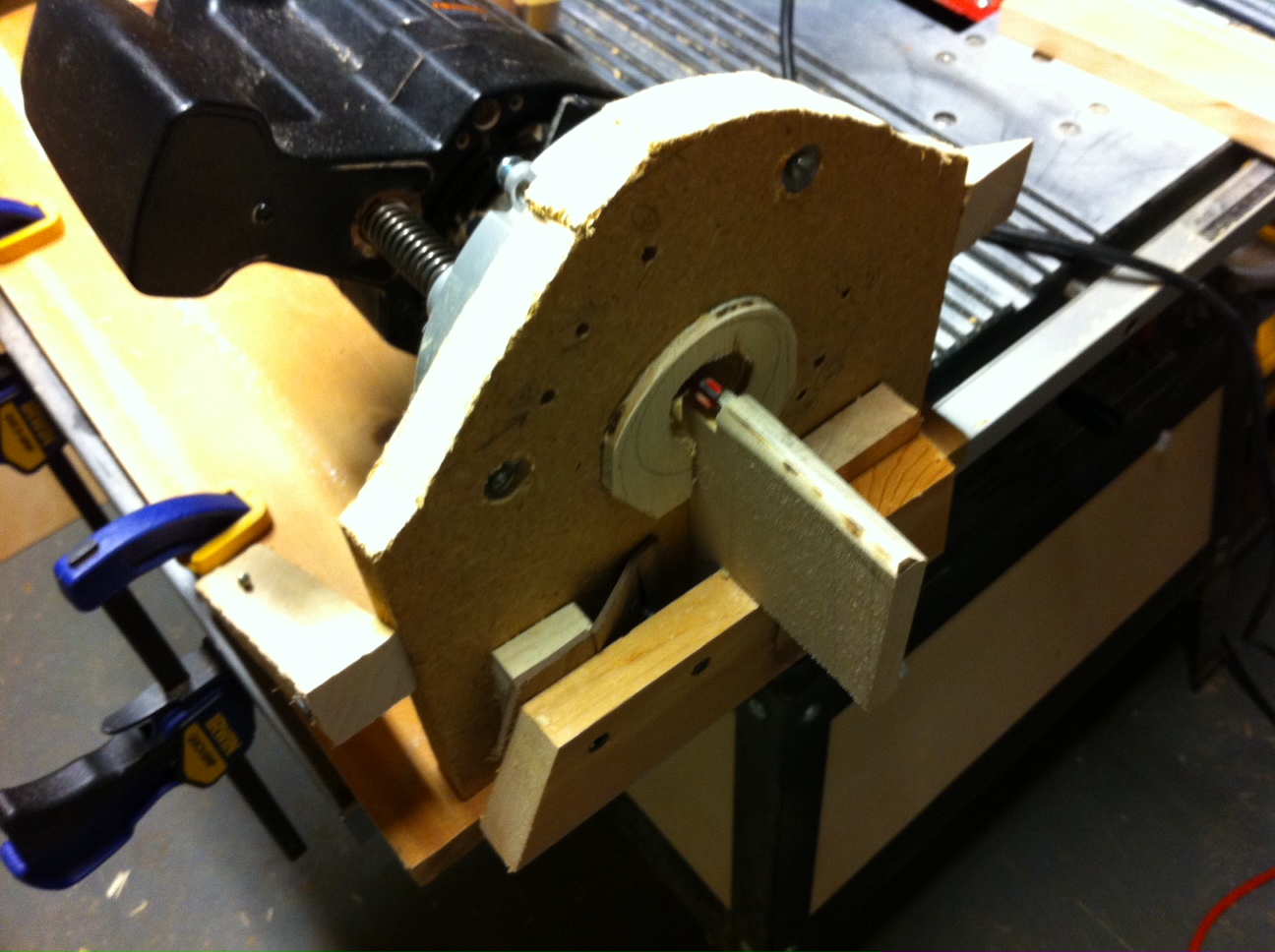 Making an acoustic guitar Routing a Channel for the Binding