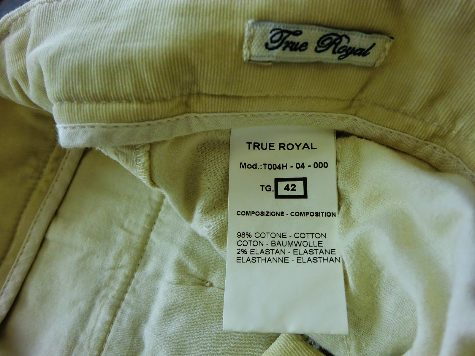 クリーニングbeauty Dry 職人 大島陽一のブログ True Royal トゥルーロイヤル コーデュロイパンツ草汁のシミ