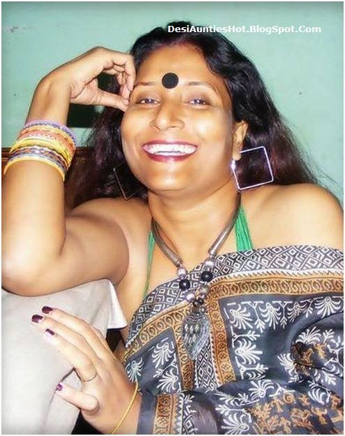 Desi Aunties Hot: Aunties from Kolkata