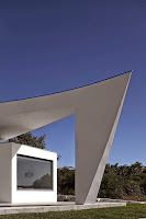 Stunning Arc House For A Little Serenity Coupled With A Lot Of Luxury Stunning Arc House For A Little Serenity Coupled With A Lot Of Luxury