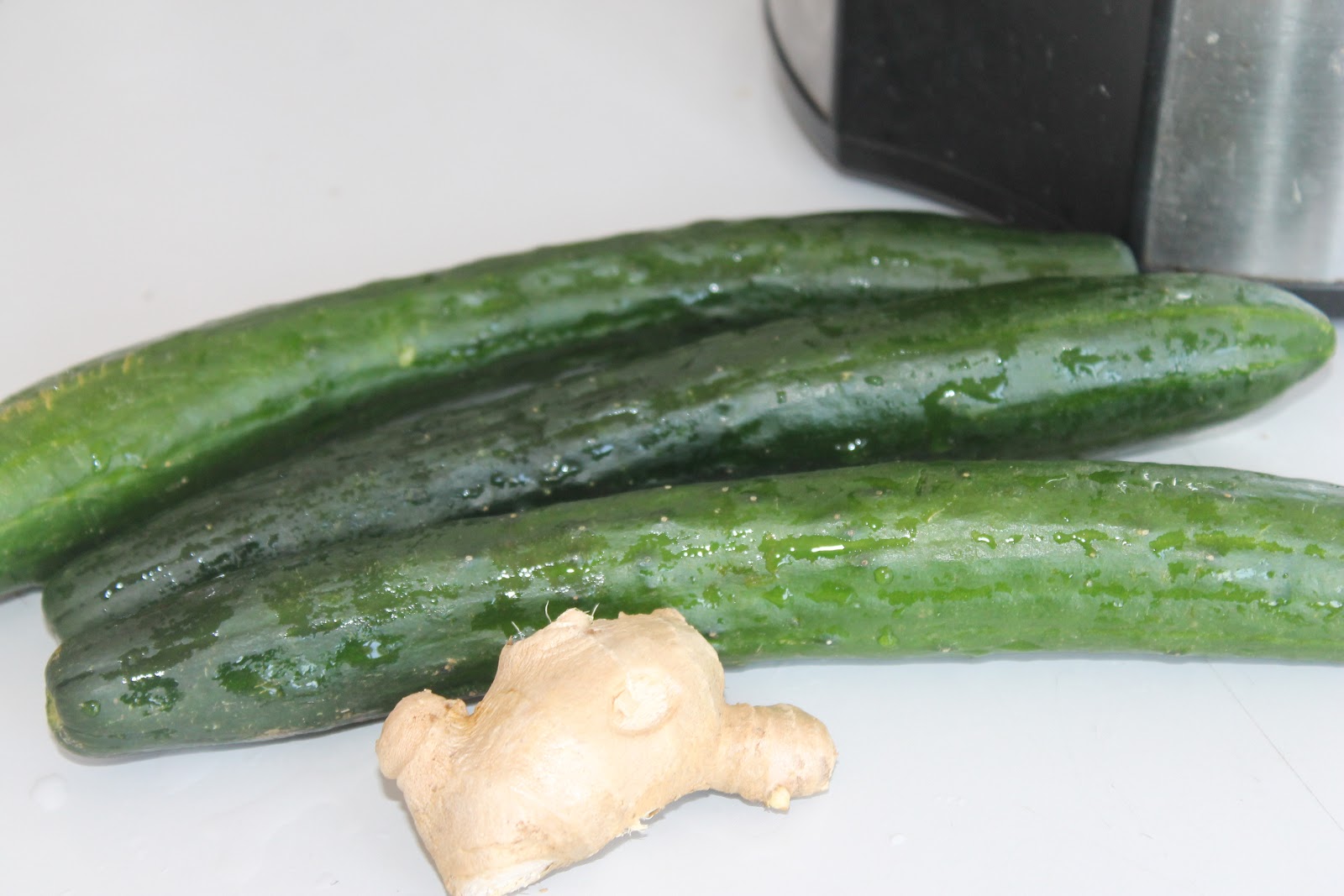 Mely's kitchen Cucumber and Ginger Juice and Its Health Benefits