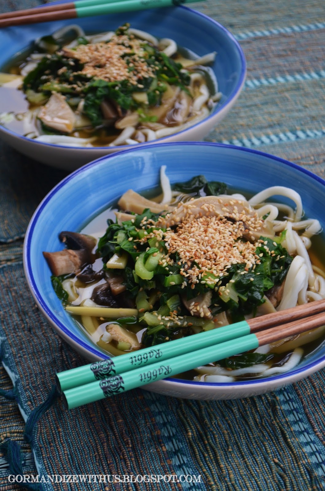 Gormandize Spinach, Mushroom & Sesame Udon Noodle Soup
